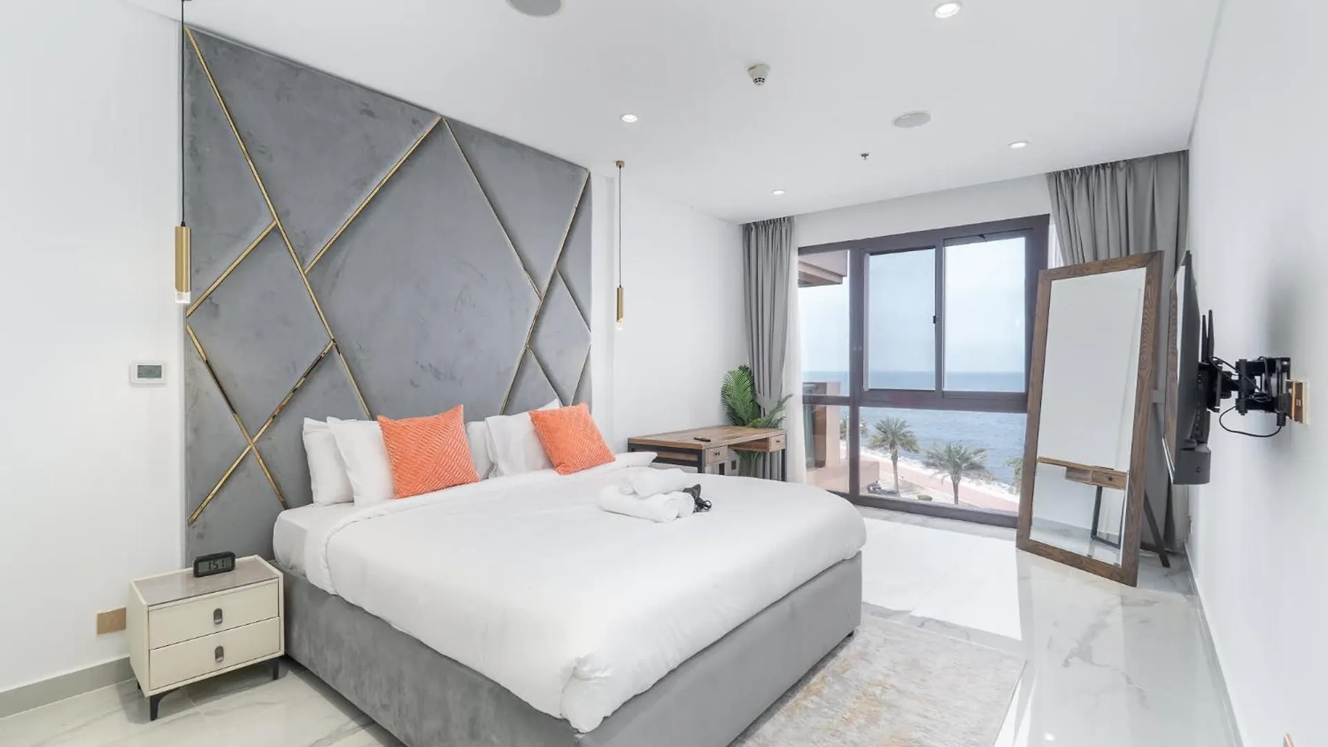 2 Bedroom With Beautiful Full Palm Waters Views Dubaj